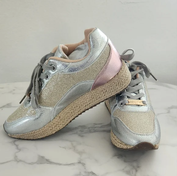 Women Silver Fashion Sneakers Size 8 - Picture 6 of 13